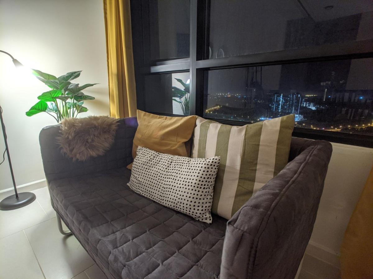 Urban Solitude At Tamarind Suite Сиберджая Екстериор снимка
