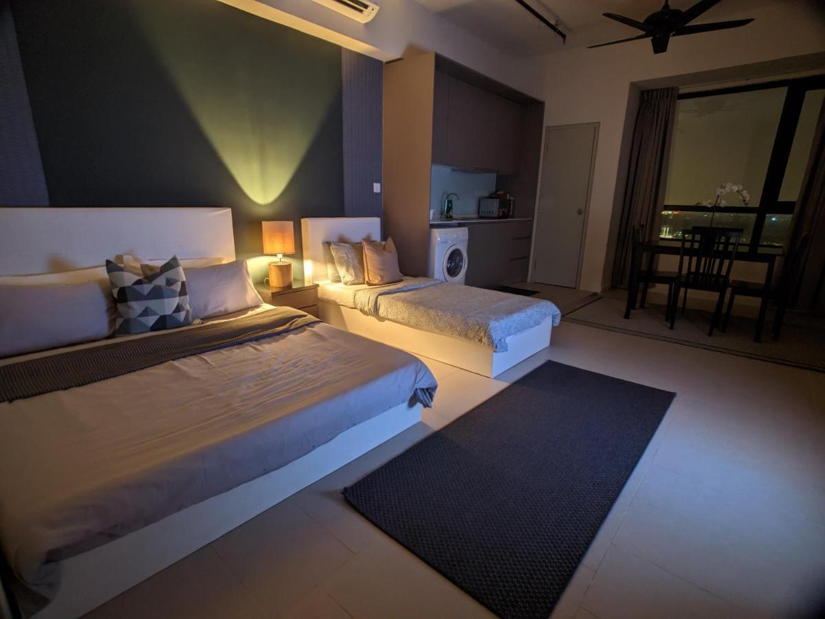 Urban Solitude At Tamarind Suite Сиберджая Екстериор снимка