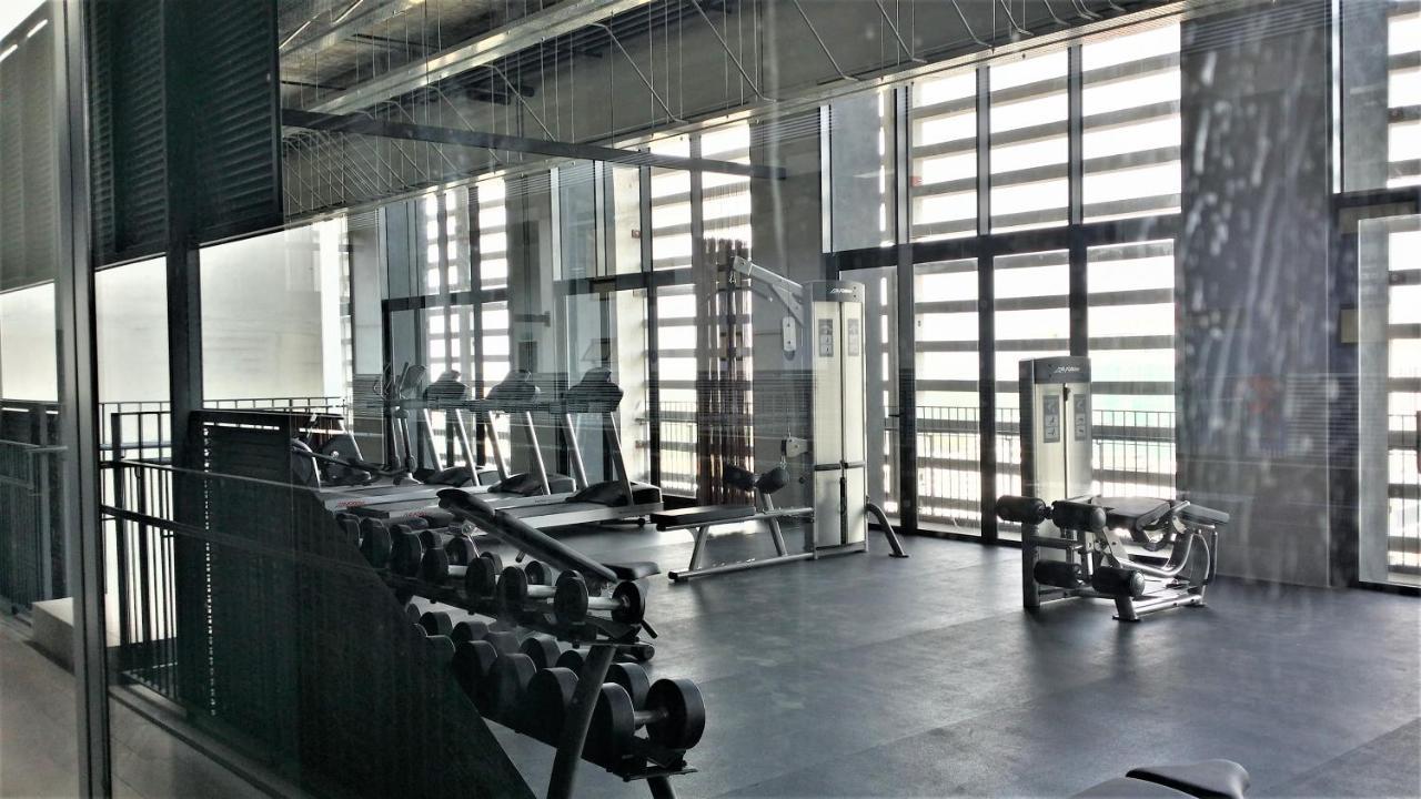 Urban Solitude At Tamarind Suite Сиберджая Екстериор снимка