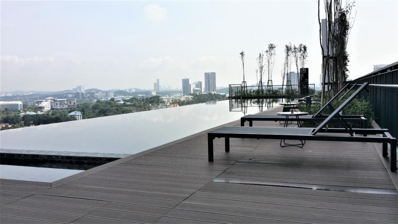 Urban Solitude At Tamarind Suite Сиберджая Екстериор снимка